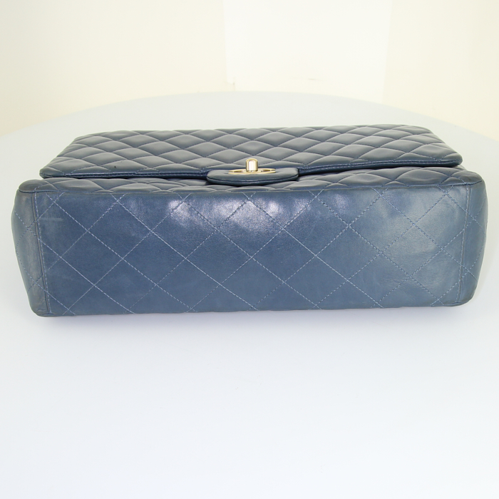 Borsa Chanel Timeless Maxi Jumbo in pelle trapuntata blu - Detail D5