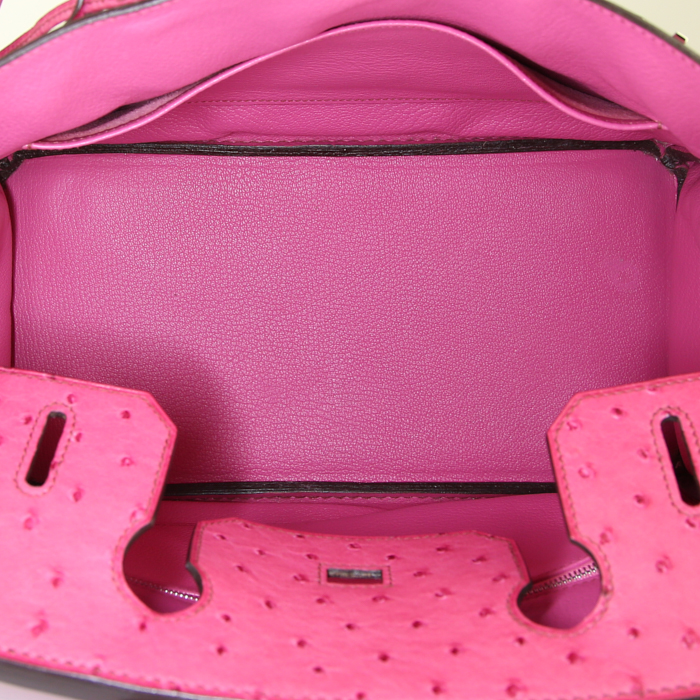 Sac Hermes Birkin 30 cm en autruche fuchsia - Detail D2