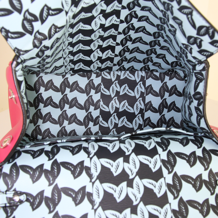 Bolso bandolera Dior Be Dior modelo mediano en cuero rosa - Detail D3