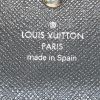 Louis Vuitton Sarah wallet in black epi leather - Detail D3 thumbnail