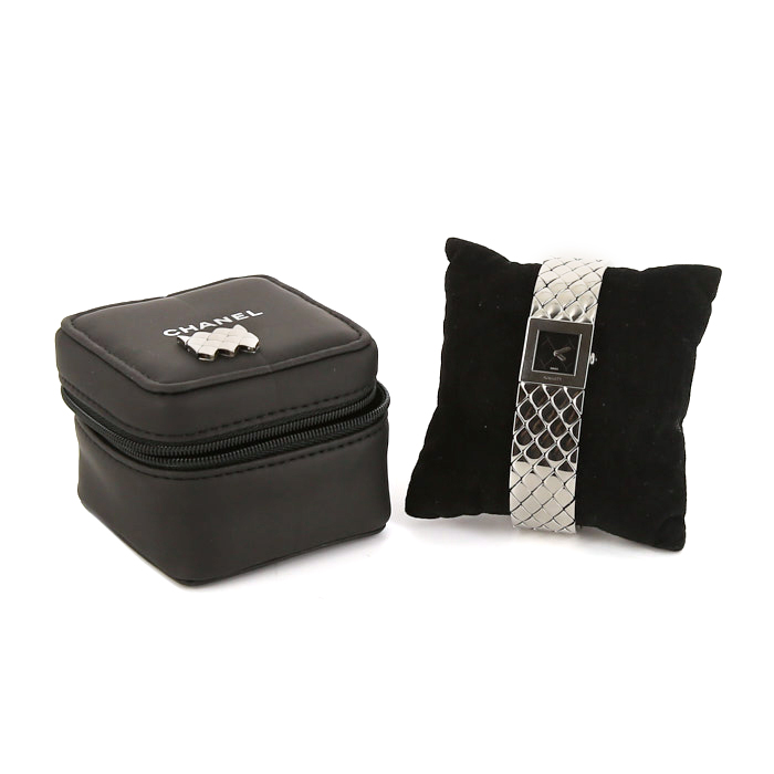 Chanel Matelassé Wristwatch watch in stainless steel Circa  1990 - Detail D2