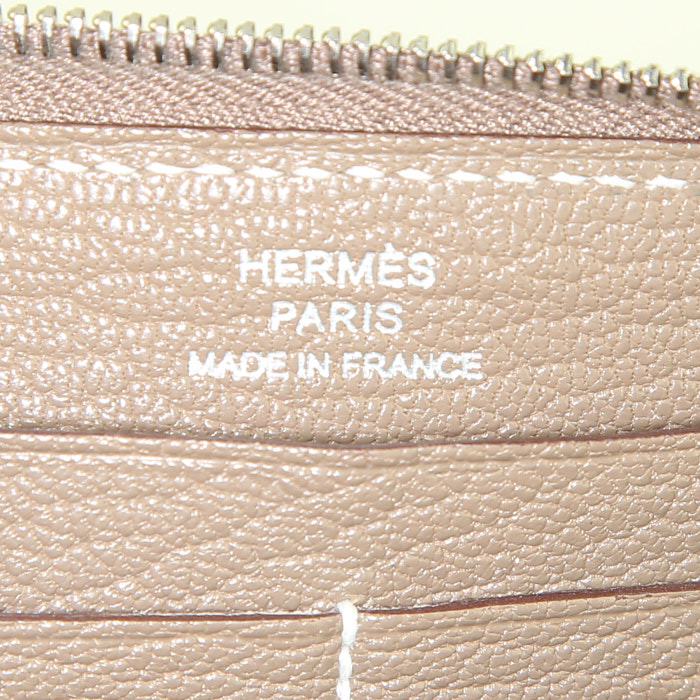 Hermès Azap wallet in etoupe grained leather - Detail D3