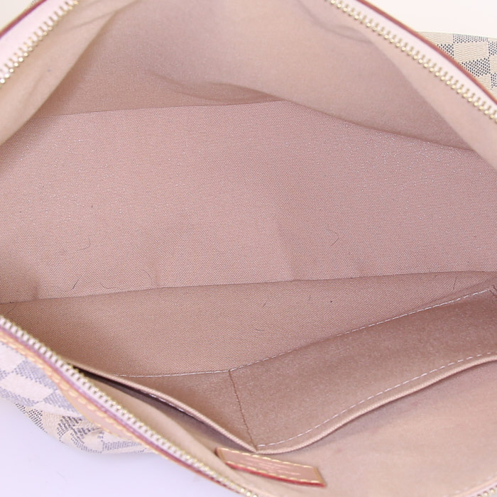 Bolso bandolera Louis Vuitton Siracusa en lona a cuadros azul celeste y cuero natural - Detail D3