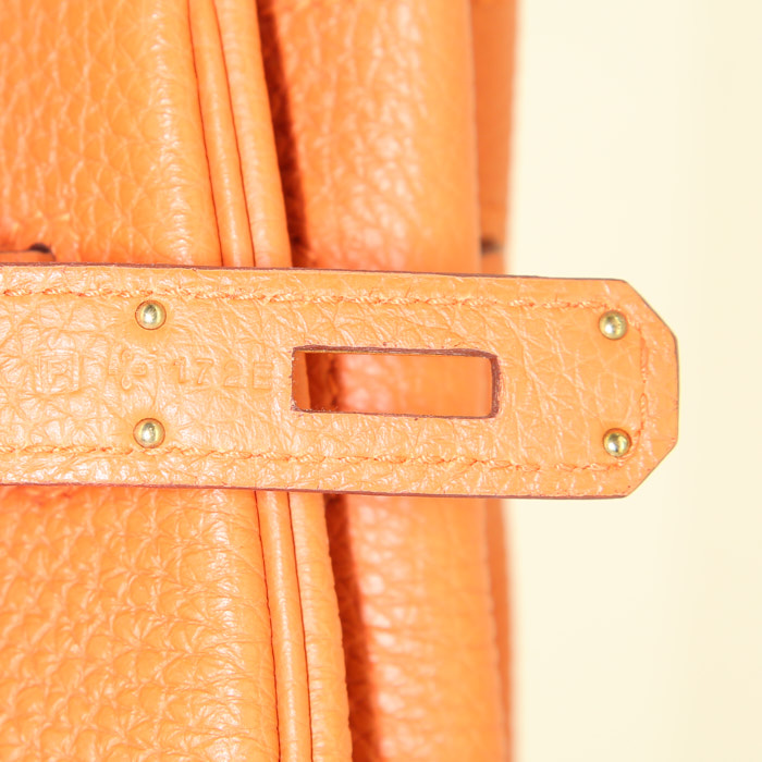 Bolso de mano Hermes Birkin 35 cm en cuero togo naranja - Detail D4