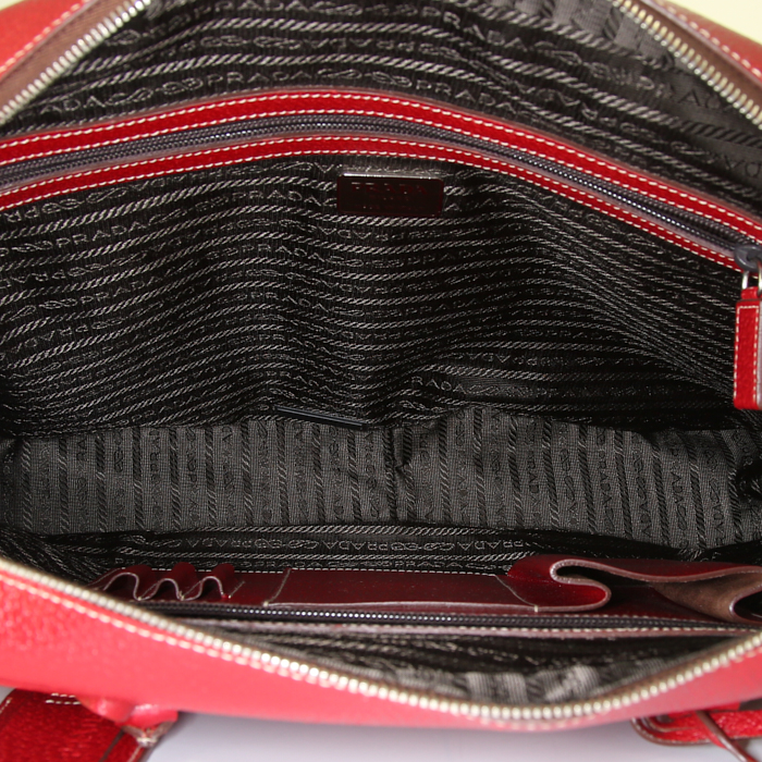 Bolso de fin de semana Prada en cuero granulado rojo - Detail D2