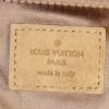 Bolsito de mano Louis Vuitton Motard Afterdark en ante Monogram beige y charol Monogram beige - Detail D3 thumbnail