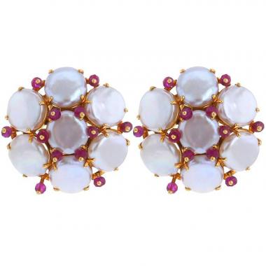 Paire de boucles d'oreilles De Grisogono en or jaune,  nacre blanche et rubis