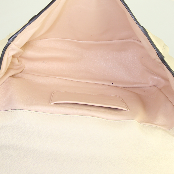 Chloé Elsie bag worn on the shoulder or carried in the hand in beige leather - Detail D3