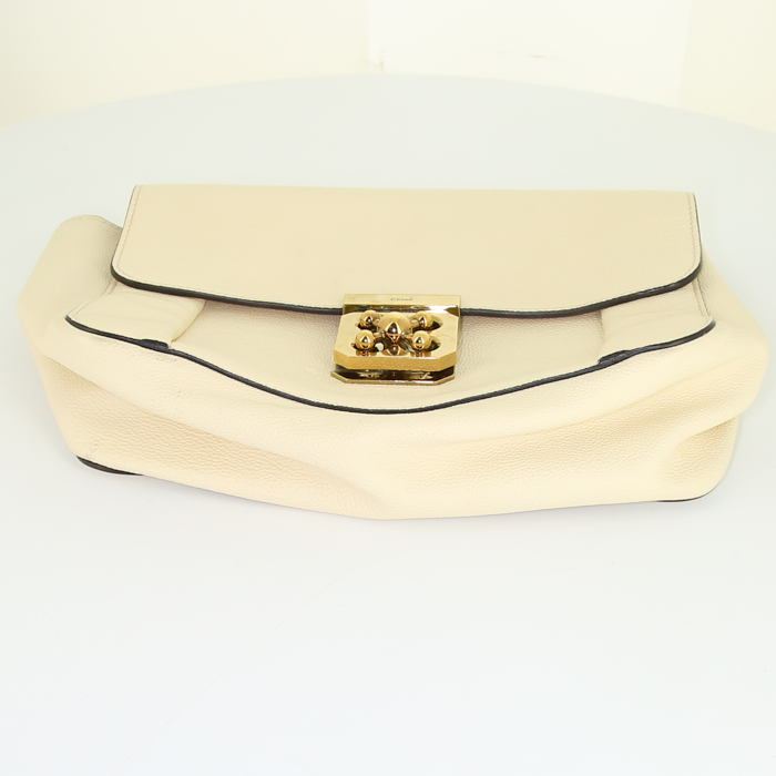 Chloé Elsie bag worn on the shoulder or carried in the hand in beige leather - Detail D5