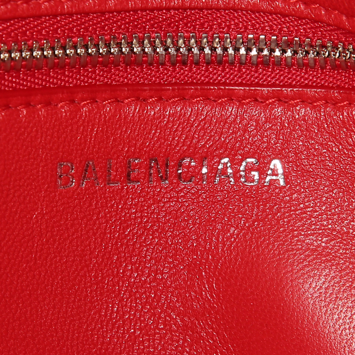 Borsa Balenciaga Triangle Duffle modello grande in pelle nera - Detail D4