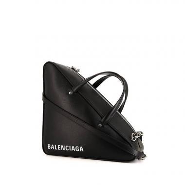 Bolso de mano Balenciaga Triangle Duffle modelo grande en cuero negro