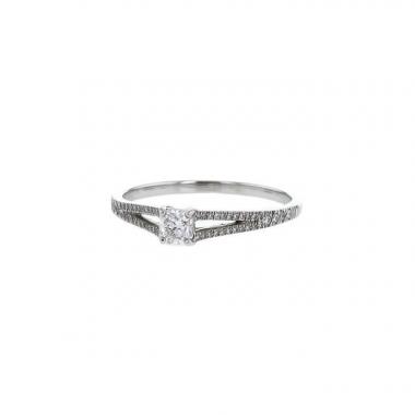 Tiffany 
Co Lucida ring in platinium and diamond of 0,30 carat