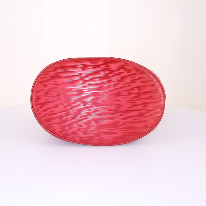 Shopping bag Louis Vuitton Bucket in pelle Epi rossa - Detail D4