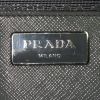 Prada Galleria shoulder bag in grey patent leather - Detail D5 thumbnail