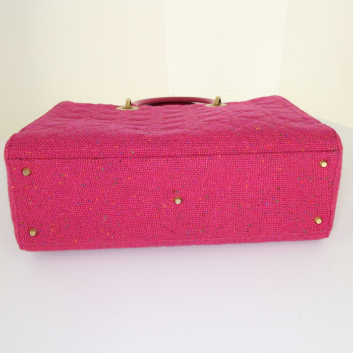 Sac à main Dior Lady Dior grand modèle en tweed rose et cuir rose - Detail D4