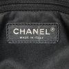 Sac cabas Chanel Shopping GST en cuir grainé matelassé noir - Detail D3 thumbnail