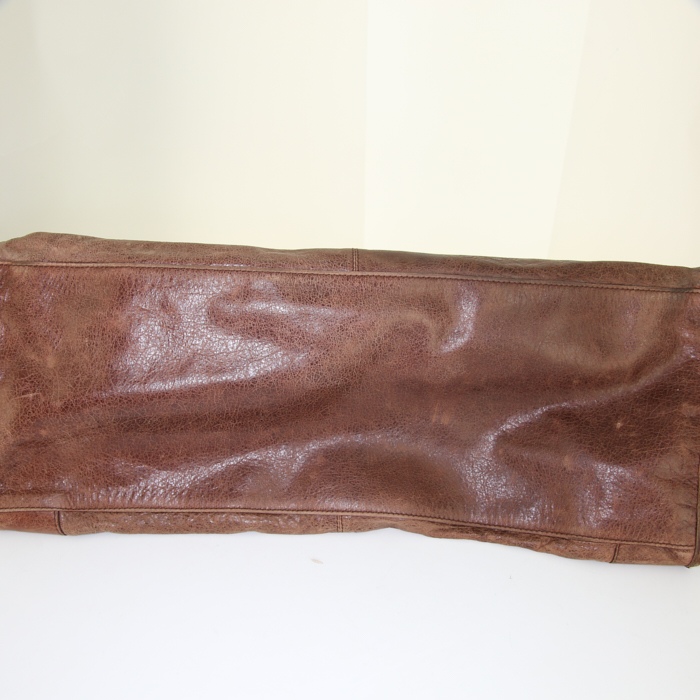 Sac Balenciaga Classic City en cuir marron - Detail D4