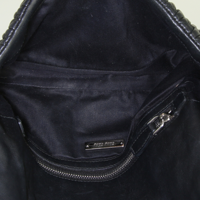 Sac porté épaule ou main Miu Miu Iconic Crystal en cuir matelassé noir - Detail D2