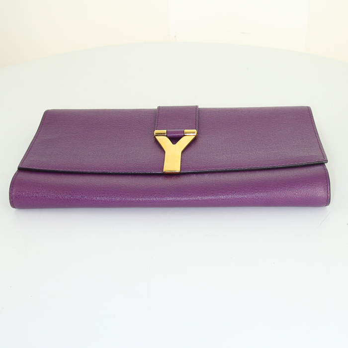 Yves Saint Laurent Chyc pouch in purple leather - Detail D4