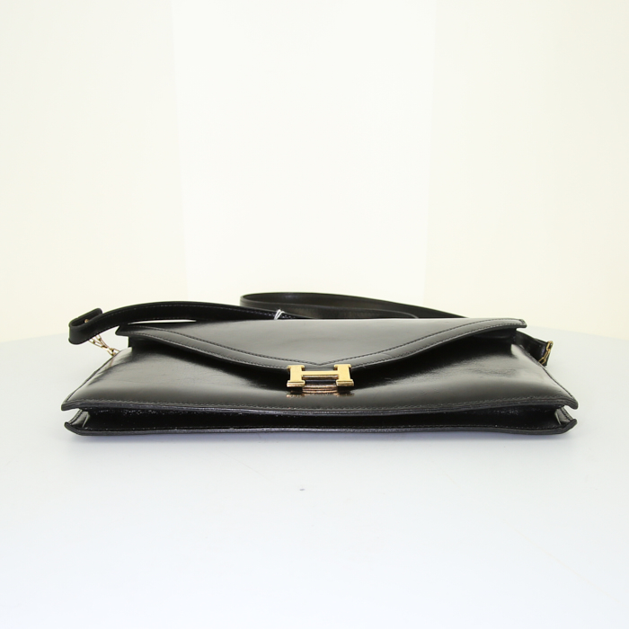 Bolso para llevar al hombro Hermes Lydie en cuero box negro - Detail D4