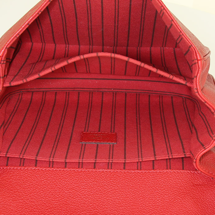 Bolso bandolera Louis Vuitton Metis en cuero monogram huella rojo y cuero granulado rojo - Detail D3