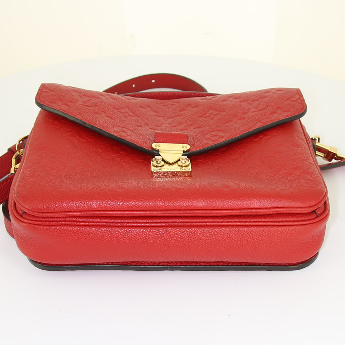 Louis Vuitton Metis shoulder bag in red empreinte monogram leather and red grained leather - Detail D5