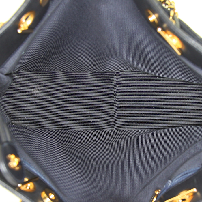 Chanel Vintage shopping bag in navy blue quilted leather - Detail D2