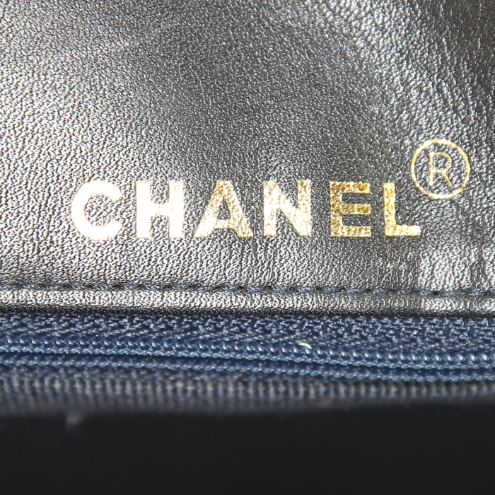 Shopping bag Chanel Vintage in pelle trapuntata blu marino - Detail D3