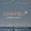 Chanel Timeless jumbo shoulder bag in blue quilted grained leather - Detail D4 thumbnail