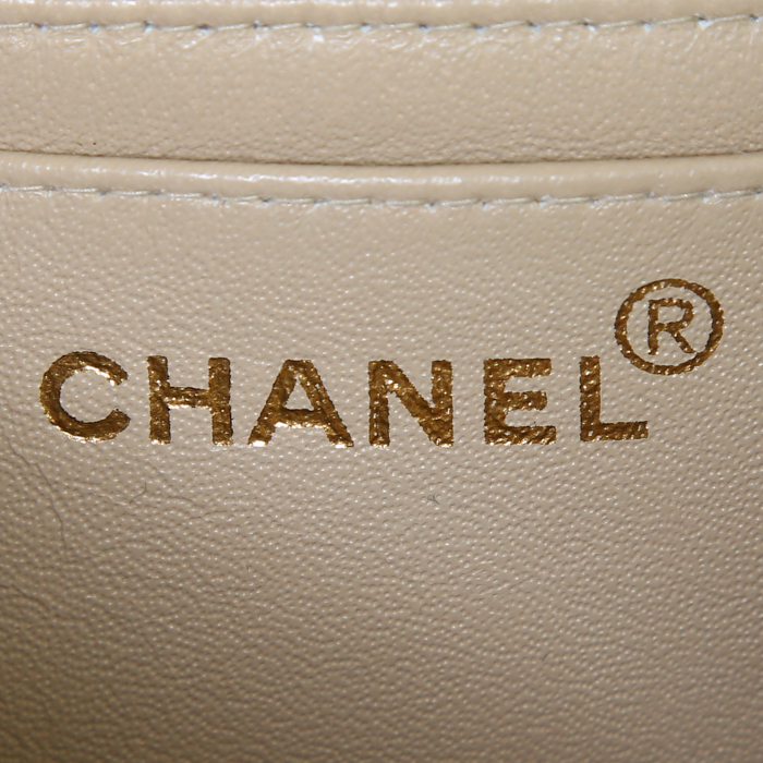 Chanel Timeless Mini shoulder bag in beige quilted leather - Detail D3