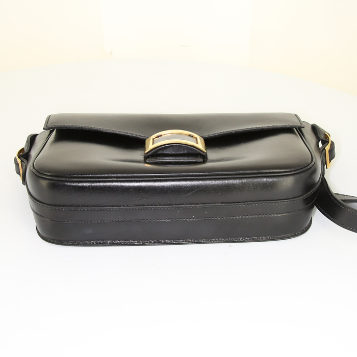 Sac porté épaule Hermès Martine en cuir box noir - Detail D4