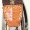 Pochette Louis Vuitton Pochette accessoires in tela monogram marrone e grigia e pelle naturale - Detail D3 thumbnail