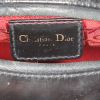 Sac à main Dior Lady Dior moyen modèle en cuir verni noir - Detail D3 thumbnail