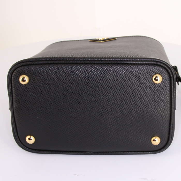 Bolso Cabás Prada modelo mediano en cuero saffiano negro - Detail D4