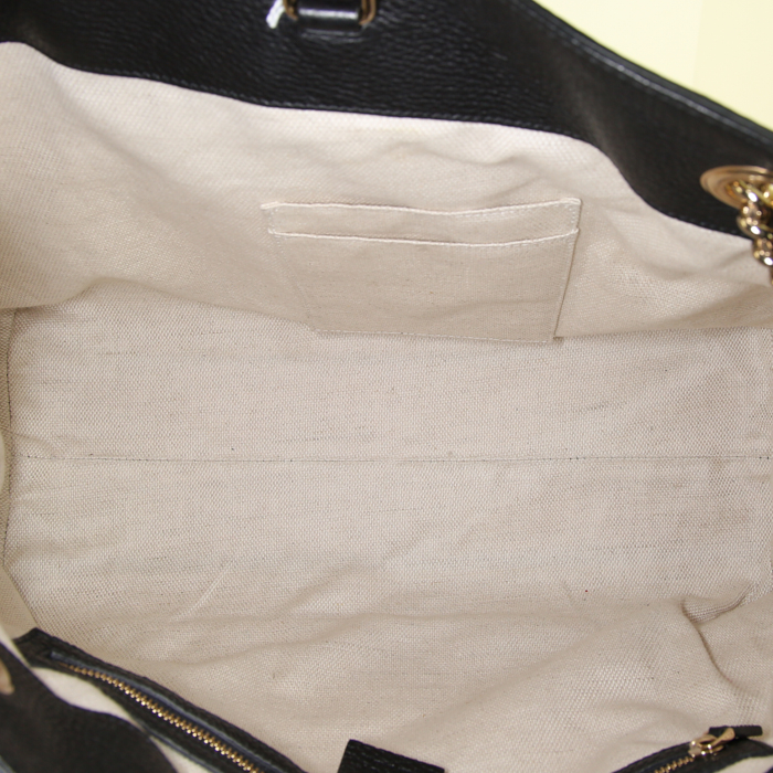 Sac cabas Gucci Soho en cuir grainé noir - Detail D2