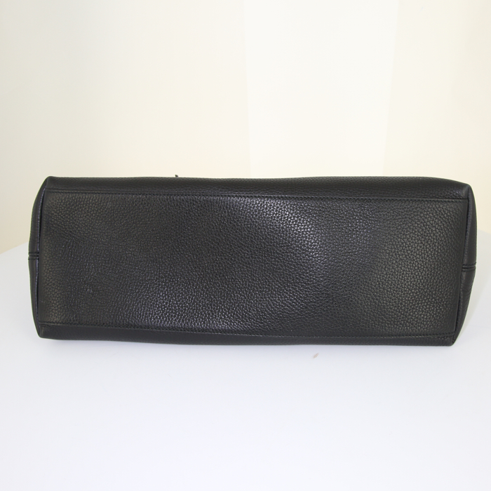 Sac cabas Gucci Soho en cuir grainé noir - Detail D4