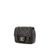 Sac bandoulière Chanel Mini Timeless en cuir matelassé bicolore noir et bleu-gris - 00pp thumbnail