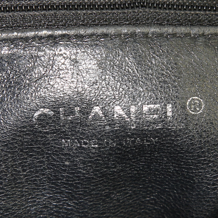 Chanel Luxury Line shopping bag in black leather - Detail D3