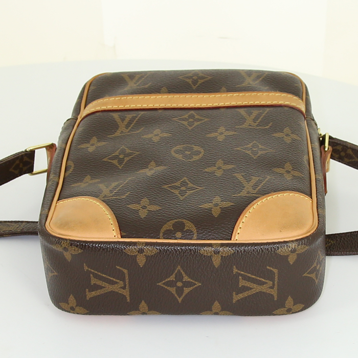 Borsa a tracolla Louis Vuitton Danube	 in tela monogram marrone e pelle naturale - Detail D4