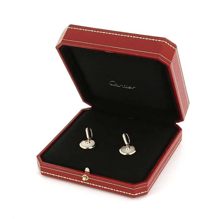 Pendientes Cartier Amulette en oro amarillo,  nácar blanco y diamantes - Detail D2
