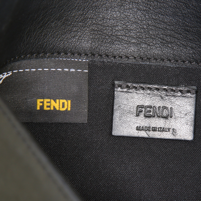 Bolso bandolera Fendi en cuero negro - Detail D3