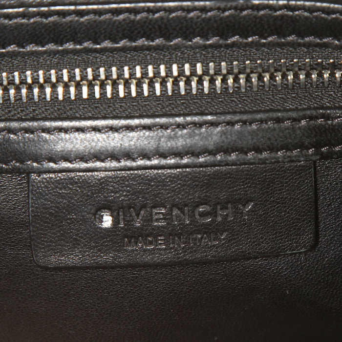 Borsa da spalla o a mano Givenchy Antigona in pitone beige e marrone - Detail D4