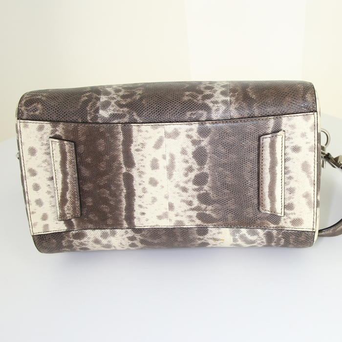 Borsa da spalla o a mano Givenchy Antigona in pitone beige e marrone - Detail D5