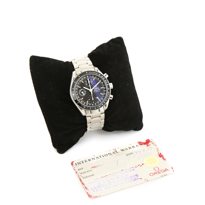 Omega Speedmaster Date watch in stainless steel Ref:  1750084 Circa  1990 - Detail D2