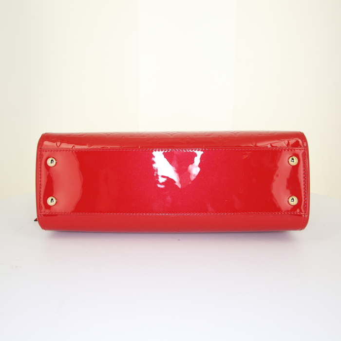 Louis Vuitton Brea handbag in red monogram patent leather - Detail D5