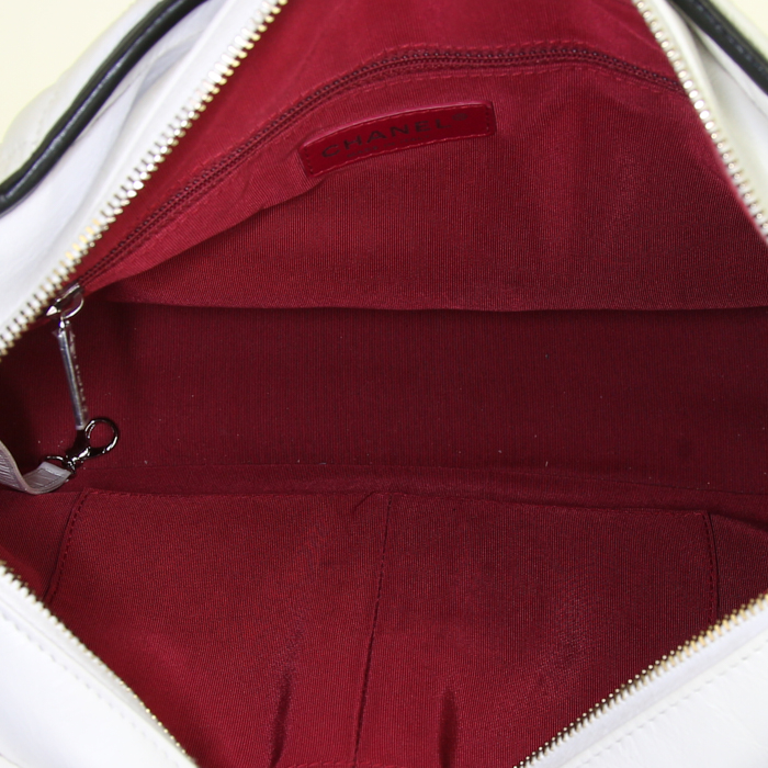 Borsa a tracolla Chanel Gabrielle  in pelle trapuntata bicolore bianca e nera - Detail D2