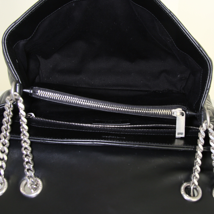 Bolso de mano Saint Laurent Loulou modelo mediano en cuero acolchado con motivos de espigas negro - Detail D3