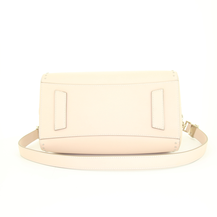 Givenchy Antigona small model bag worn on the shoulder or carried in the hand in varnished pink grained leather - Detail D5