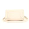 Bolso para llevar al hombro o en la mano Givenchy Antigona modelo pequeño en cuero granulado rosa pálido - Detail D5 thumbnail
