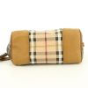 Borsa a tracolla Burberry Broguing in tela Haymarket beige e pelle marrone - Detail D4 thumbnail